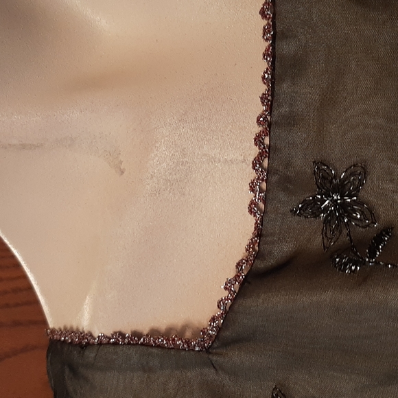 Against Gravitee size 12 top. - Picture 2 of 3